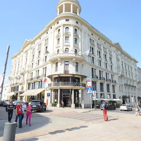 Elegant Market Square