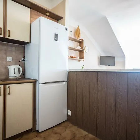 Elegant Market Square Apartment *